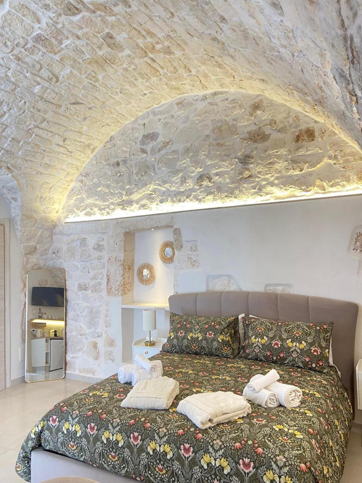 Eureka Luxury Room ออสตูนี ภายนอก รูปภาพ